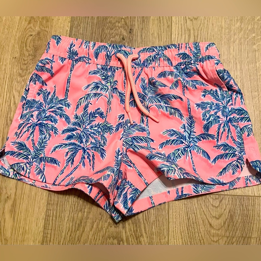 Vineyard Vines Girls Coral/Blue Tropical Performance Shorts, Size S.